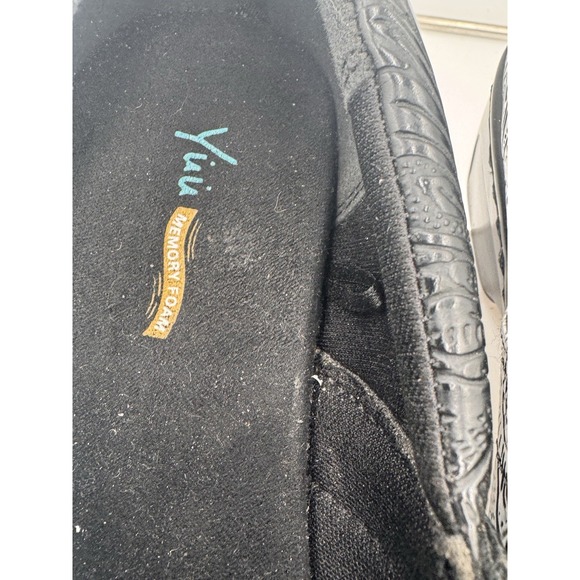 Womens YUU Bethanee Clogs Size: 8.5 W Color: Black Excellent Preowned Floral - Picture 3 of 8